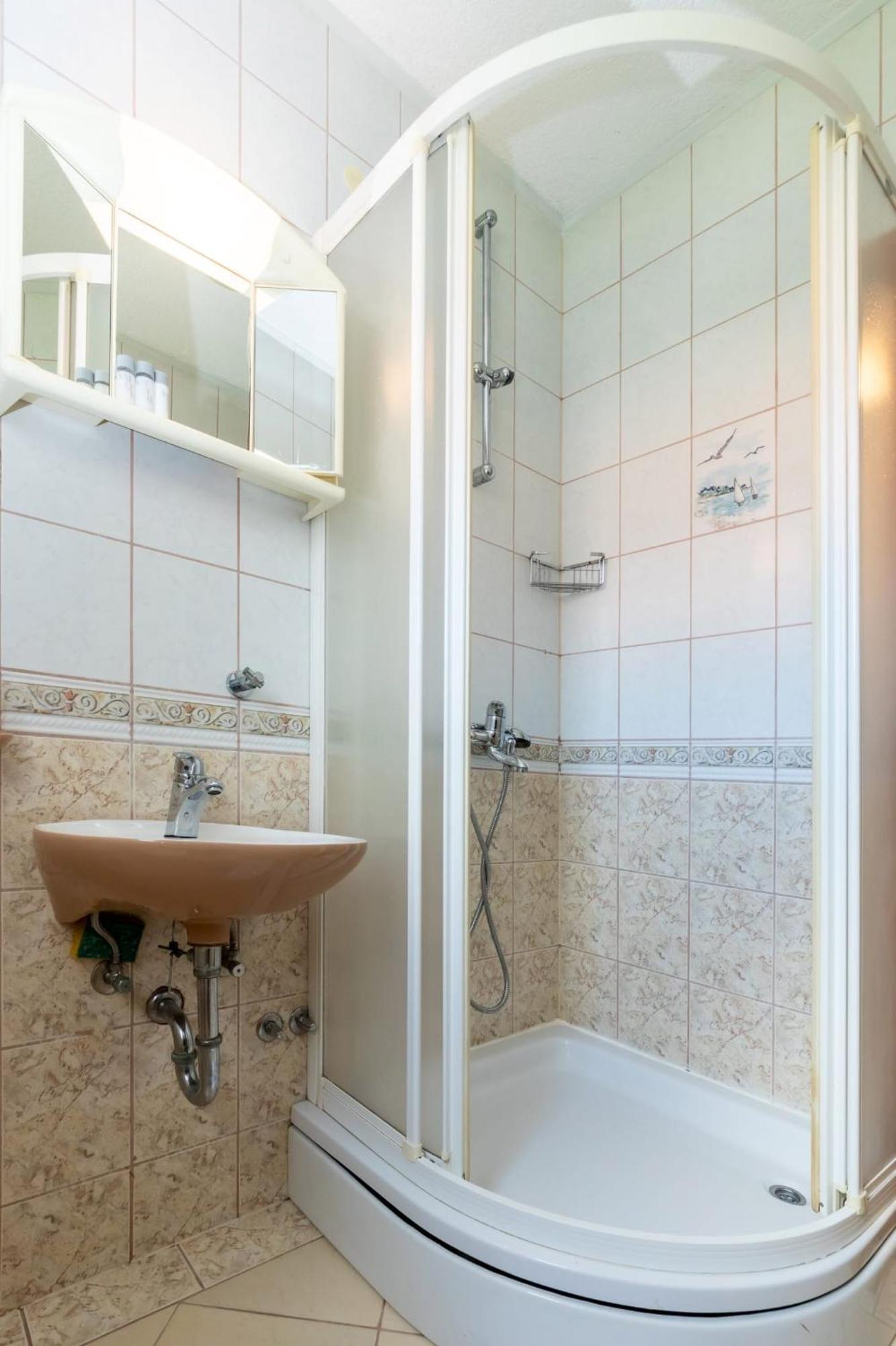 Apartments Dino Kaštela Екстериор снимка