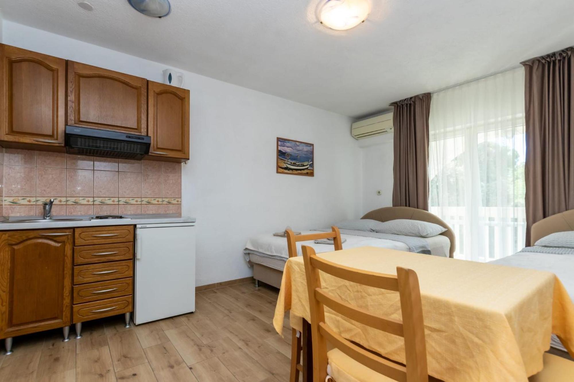 Apartments Dino Kaštela Екстериор снимка