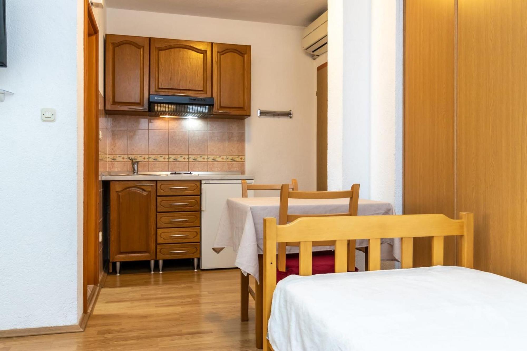 Apartments Dino Kaštela Екстериор снимка