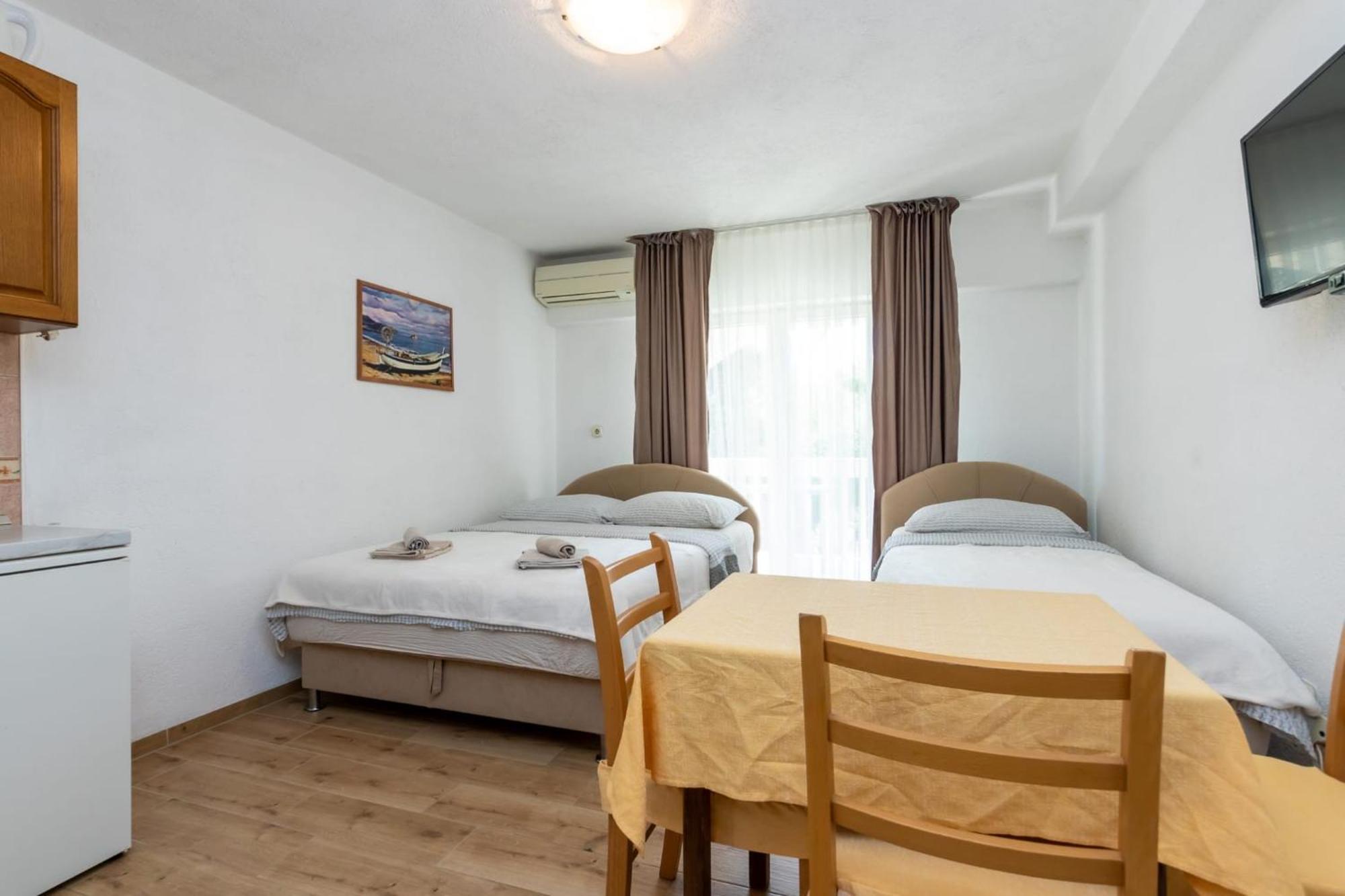 Apartments Dino Kaštela Екстериор снимка